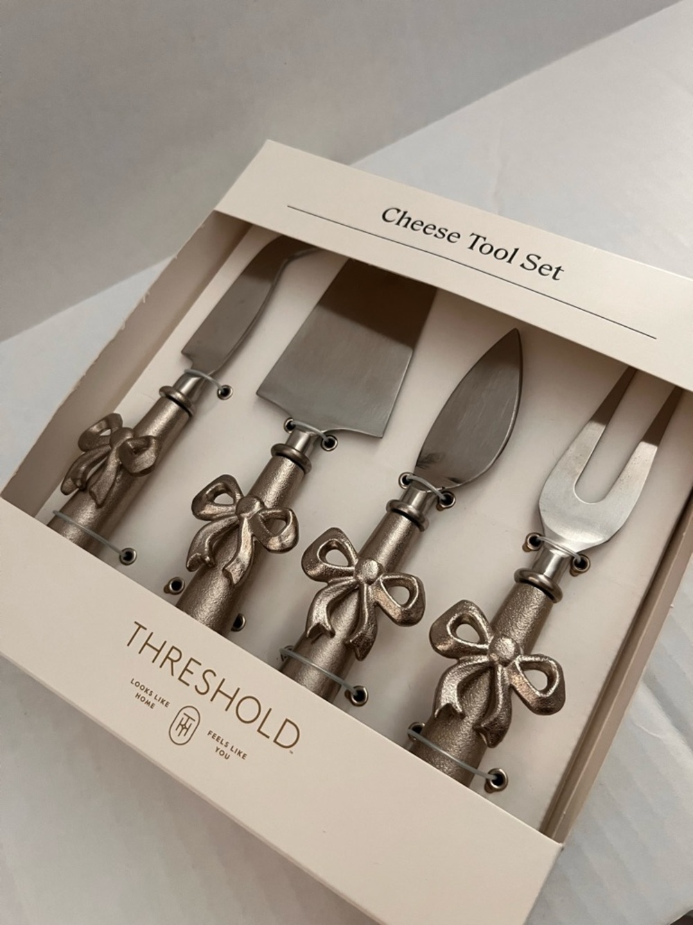 Threshold Silver Bow Cheese Tool Set